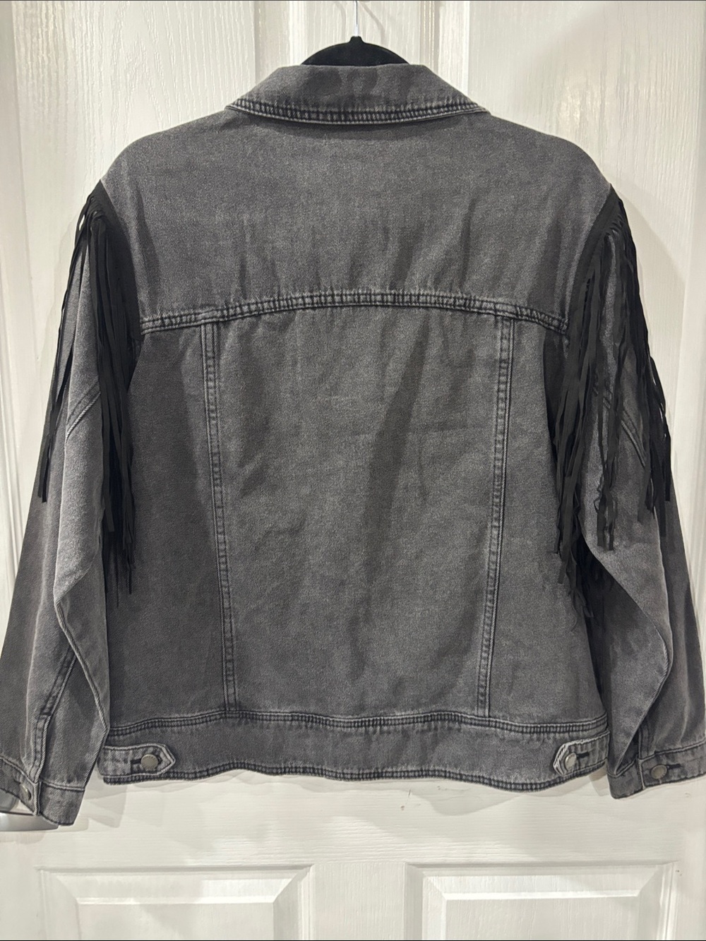 Women's Boutique Black Fringe Jean Jacket - Western-Inspired Denim Jacket L - Picture 4 of 6